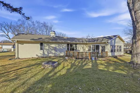 Exterior - 907 E Florida Ave, Appleton, WI 54911 photo 3 of 5