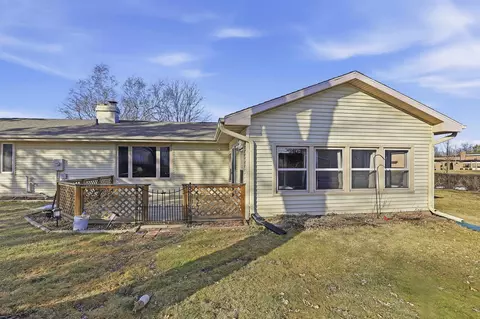 Exterior - 907 E Florida Ave, Appleton, WI 54911 photo 2 of 5