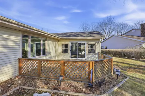 Exterior - 907 E Florida Ave, Appleton, WI 54911 photo 4 of 5