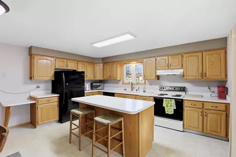 Kitchen - 907 E Florida Ave, Appleton, WI 54911 photo 2 of 3