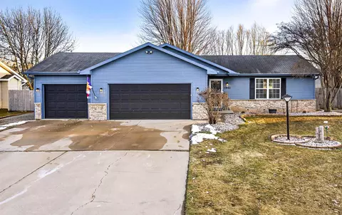 w5981 Woodsedge Court, Appleton, WI 54915