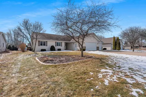 Exterior - 3133 Selma Ct, Appleton, WI 54914 photo 4 of 10
