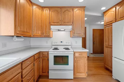 Kitchen - 3133 Selma Ct, Appleton, WI 54914 photo 5 of 6
