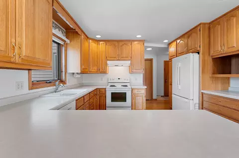 Kitchen - 3133 Selma Ct, Appleton, WI 54914 photo 3 of 6