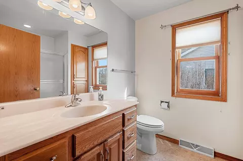 Bath - 3133 Selma Ct, Appleton, WI 54914 photo 2 of 3