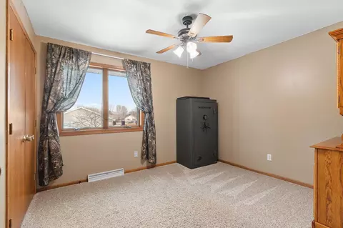 Bedroom - w6082 Hearthstone Drive, Appleton, WI 54915 photo 3 of 8