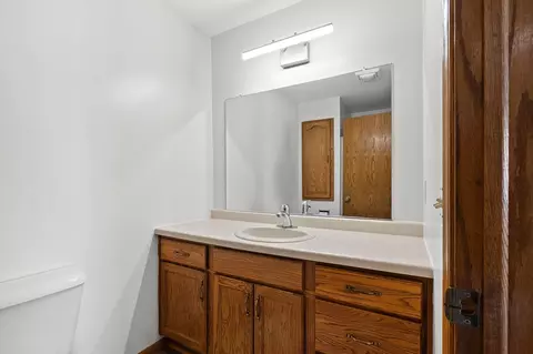 Bath - w6082 Hearthstone Drive, Appleton, WI 54915 photo 3 of 4