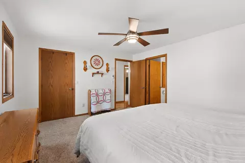 Bedroom - w6082 Hearthstone Drive, Appleton, WI 54915 photo 7 of 8
