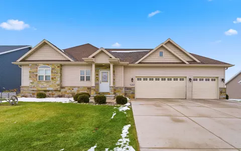 1364 Primrose Ln, Fond Du Lac, WI 54935