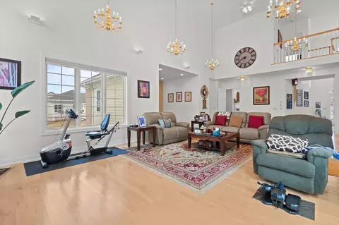 Living - 632 Cambridge Dr, Ripon, WI 54971 photo 5 of 5