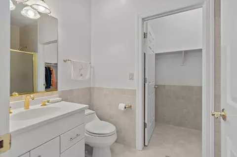 Bath - 632 Cambridge Dr, Ripon, WI 54971 photo 4 of 9