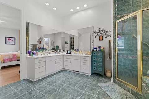 Bath - 632 Cambridge Dr, Ripon, WI 54971 photo 1 of 9
