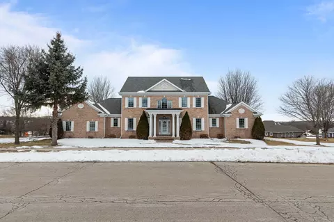Exterior - 632 Cambridge Dr, Ripon, WI 54971 photo 2 of 11