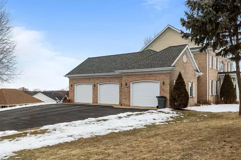 Exterior - 632 Cambridge Dr, Ripon, WI 54971 photo 3 of 11