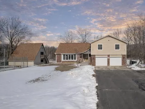 n570 West Fairland Circle, Menominee, MI 49858