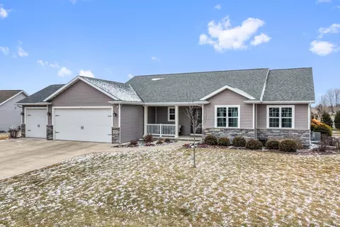 1823 Nation Ct, Neenah, WI 54956