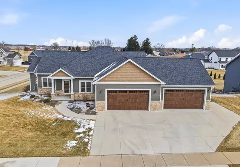 834 Evergreen Dr, Brownsville, WI 53006