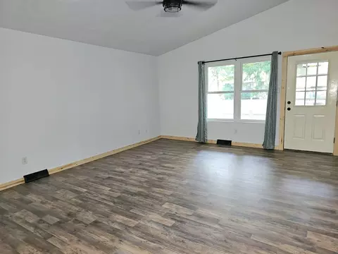 Living - 1906 Mitchell St, Oshkosh, WI 54901 photo 2 of 3