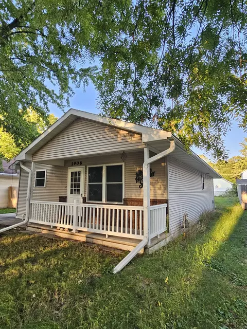 Exterior - 1906 Mitchell St, Oshkosh, WI 54901 photo 5 of 8