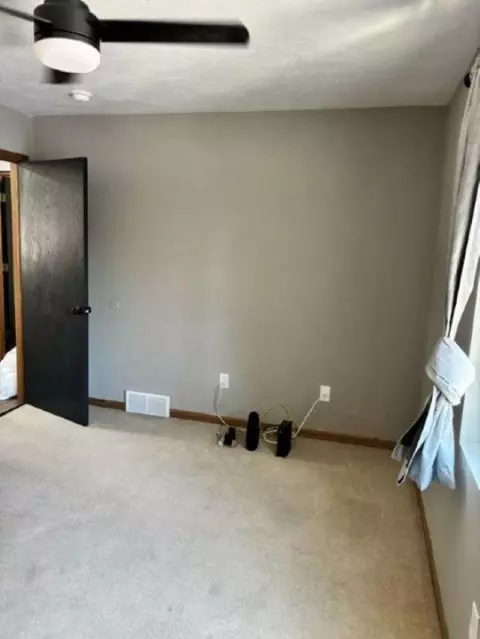 Bedroom - 1906 Mitchell St, Oshkosh, WI 54901 photo 2 of 5