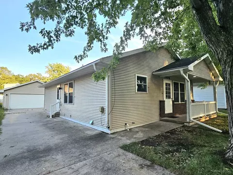 Exterior - 1906 Mitchell St, Oshkosh, WI 54901 photo 2 of 8