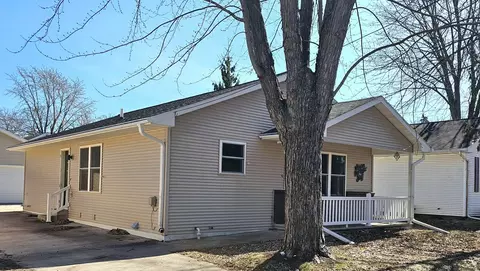 Exterior - 1906 Mitchell St, Oshkosh, WI 54901 photo 3 of 8