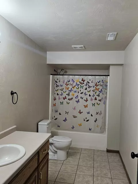 Bath - 1906 Mitchell St, Oshkosh, WI 54901 photo 6 of 9