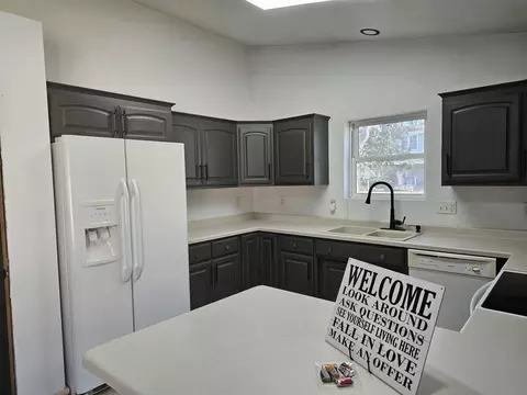 Kitchen - 1906 Mitchell St, Oshkosh, WI 54901 photo 2 of 5