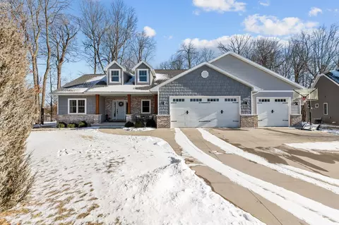 1143 Ava Ct, Neenah, WI 54956