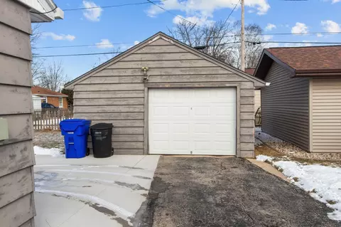 Exterior - 920 E Marquette St, Appleton, WI 54911 photo 2 of 6