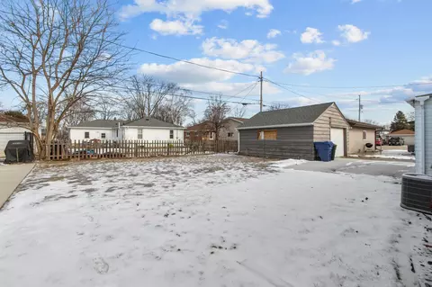 Exterior - 920 E Marquette St, Appleton, WI 54911 photo 3 of 6