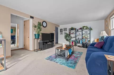 Living - 920 E Marquette St, Appleton, WI 54911 photo 2 of 3