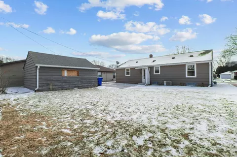 Exterior - 920 E Marquette St, Appleton, WI 54911 photo 4 of 6