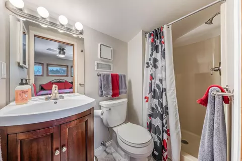 Bath - 2661 Northern Rd #E, Appleton, WI 54914 photo 4 of 4