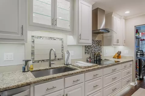 Kitchen - 2661 Northern Rd #E, Appleton, WI 54914 photo 3 of 6
