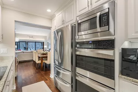 Kitchen - 2661 Northern Rd #E, Appleton, WI 54914 photo 5 of 6