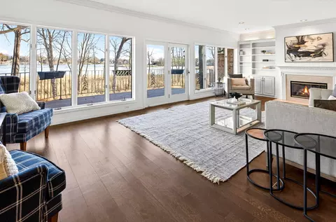 Living - 2905 Fox Run, Appleton, WI 54914 photo 2 of 8