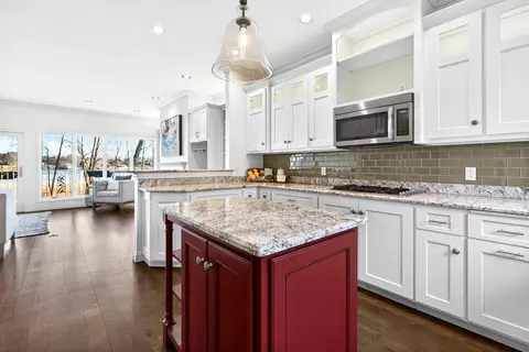 Kitchen - 2905 Fox Run, Appleton, WI 54914 photo 4 of 6