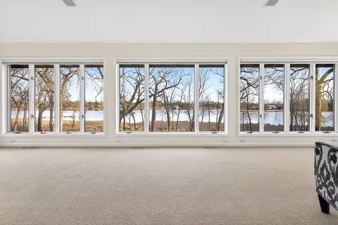 Living - 2905 Fox Run, Appleton, WI 54914 photo 6 of 8