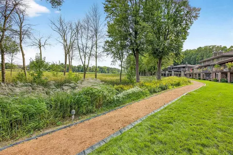 Exterior - 2905 Fox Run, Appleton, WI 54914 photo 6 of 7