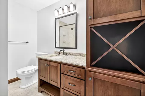 Bath - 2905 Fox Run, Appleton, WI 54914 photo 4 of 5