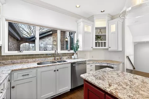 Kitchen - 2905 Fox Run, Appleton, WI 54914 photo 2 of 6