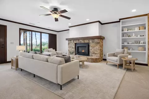 Living - 2905 Fox Run, Appleton, WI 54914 photo 7 of 8