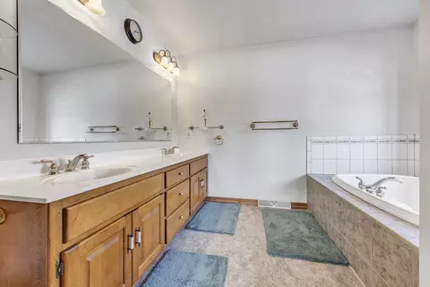 Bath - e6023 10th Road, Algoma, WI 54201 photo 1 of 4