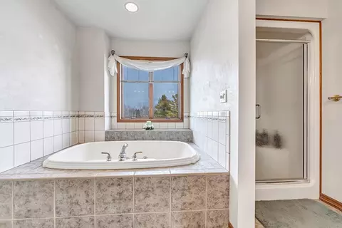 Bath - e6023 10th Road, Algoma, WI 54201 photo 2 of 4