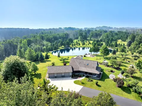 e6023 10th Road, Algoma, WI 54201