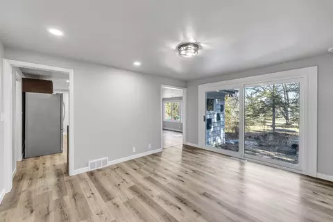 Living - 2940 N Oneida St, Appleton, WI 54911 photo 9 of 10