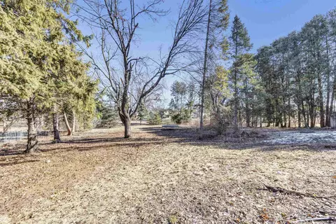 Exterior - 2940 N Oneida St, Appleton, WI 54911 photo 3 of 4