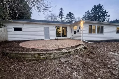 Exterior - 2940 N Oneida St, Appleton, WI 54911 photo 2 of 4