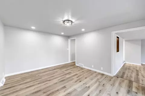 Living - 2940 N Oneida St, Appleton, WI 54911 photo 10 of 10